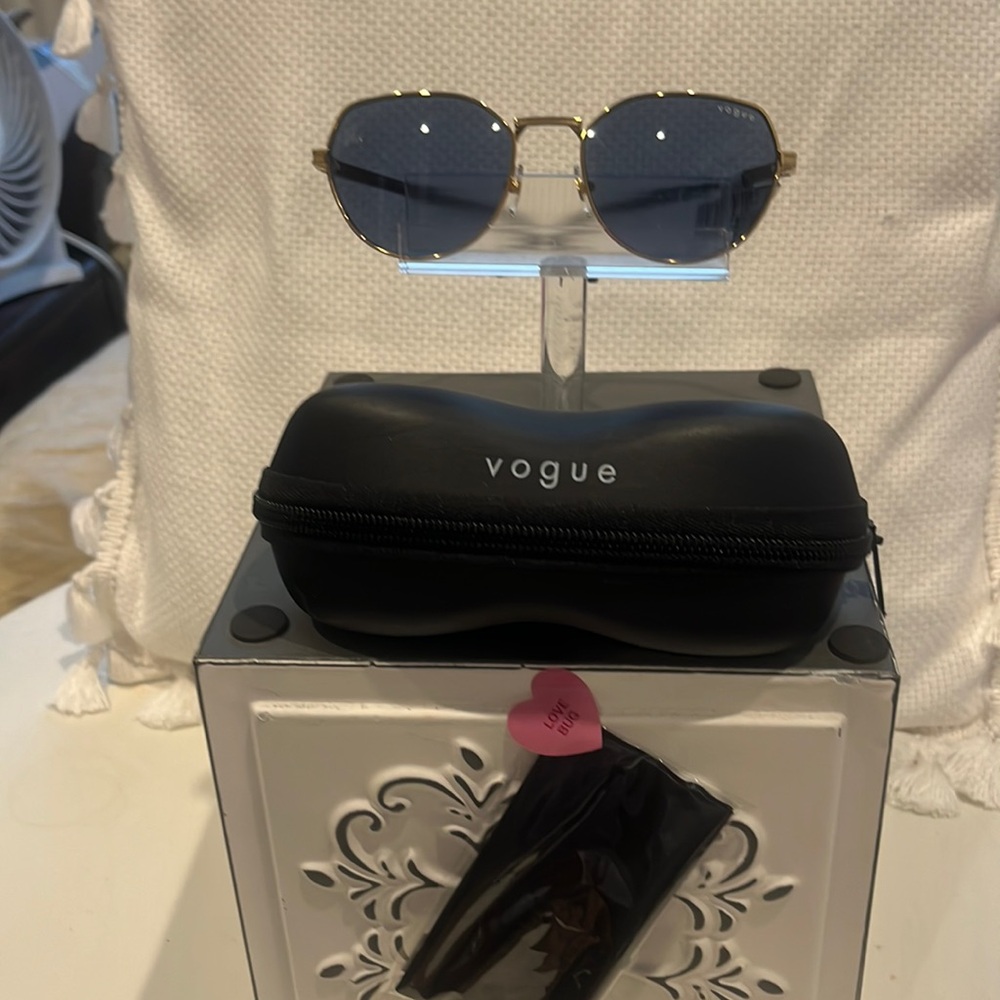 Vogue Sunnies! Gold trim with tortoise arms, new with tags!